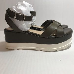 Gianni Bini Dartann Platform Sandals Size 7.5